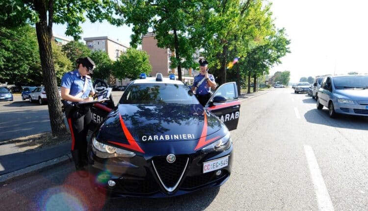 Milano: più di 150 persone identificate e 70 veicoli controllati, travati soggetti in possesso di droghe e senza permesso di soggiorno. I controlli dei Carabinieri