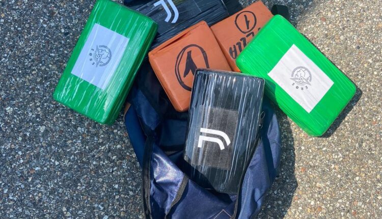 Novara: trovati 5,5 kili di cocaina all'interno di un macchinario trasportato da un autoarticolato. Arrestato il conducente