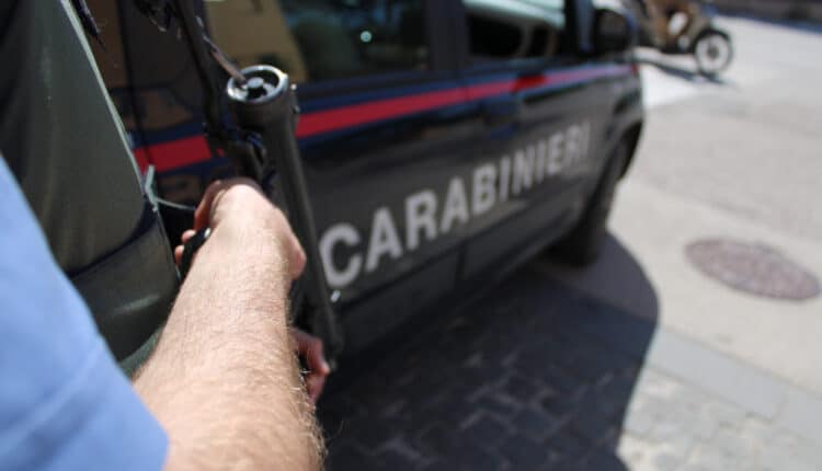 Foligno: 47enne non accetta la separazione e inizia a seguire l'ex moglie tormentandola, presentandosi di notte sotto casa e sul nuovo posto di lavoro. Denunciato per stalking