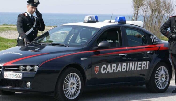 Ischia un accendino nel reggiseno incendia la serata ischitana, Carabinieri arrestano un 20enne e lo denunciano per rissa