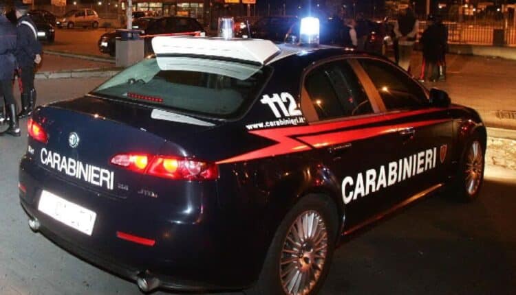 Montesarchio: controlli straordinari dei Carabinieri, segnalate 9 persone per detenzione di sostanze stupefacenti, alle quali sono state sequestrate diverse dosi di Cocaina, Marijuana e Crack.