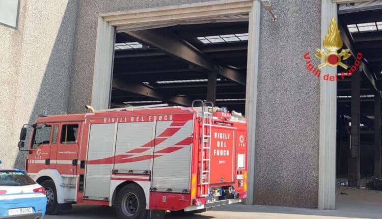 Monza, operaio muore stritolato da compattatore rifiuti