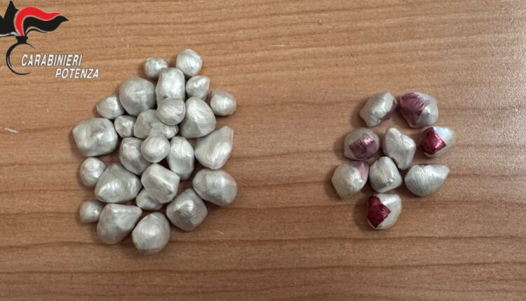 Potenza: 35enne straniero sorpreso con eroina e crack, arrestato dai Carabinieri.