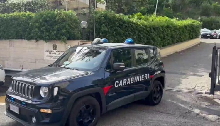 Pozzuoli: sotto scacco dell'usura per 25 anni, vittima denuncia ai Carabinieri, in manette 62enne.