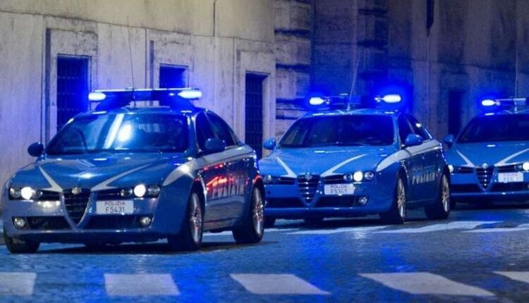 Roma: la Polizia di Stato, nell'arco di 12 ore, ha assicurato alla giustizia 3 persone perché gravemente indiziate del reato di furto.