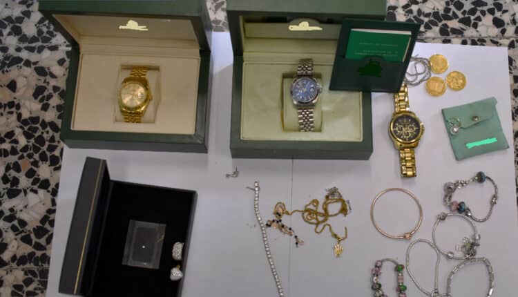 Torino: truffe anziani, asportano 33.000 euro tra monili e denaro contante, arrestati due finti tecnici del gas.