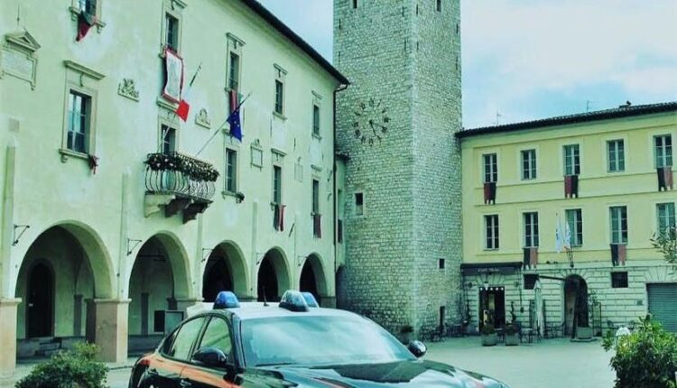 Trevi: si fa consegnare preziosi a seguito di una truffa ad un'anziana. Denunciata.