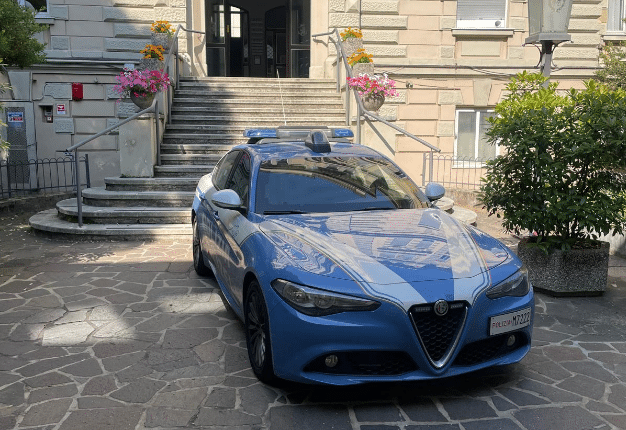 Merano: scrivono commenti offensivi e denigratori nei confronti delle Forze dell'Ordine su Facebook. Denunciati 46enne e 32enne per vilipendio