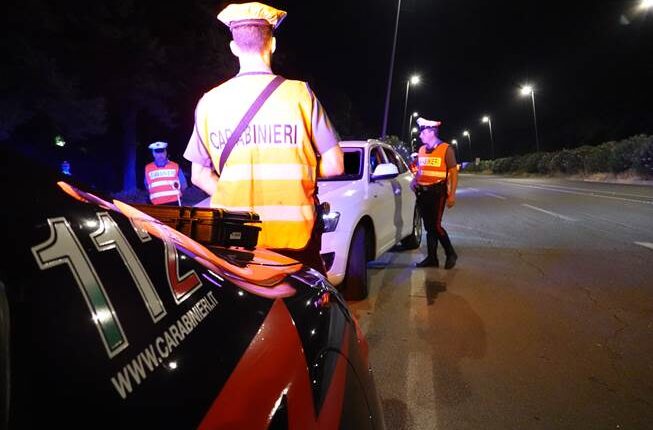 Aversa, identificate 481 persone e 265 veicoli: i controlli intensificati del territorio, denunciate 4 persone