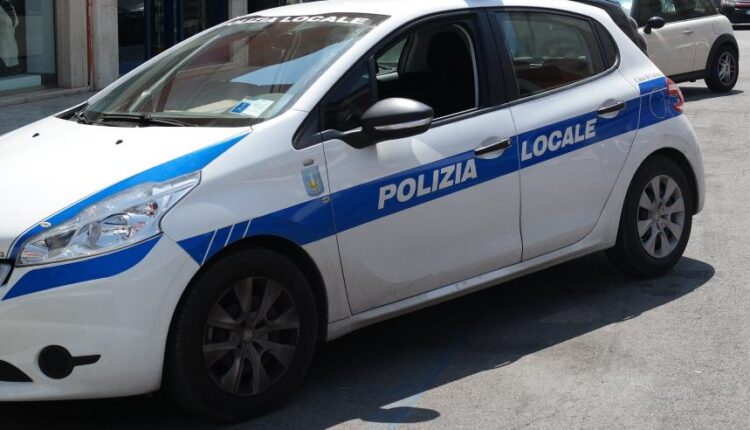Latina: il contrasto al degrado urbano della Polizia Locale e l'aiuto continuo alle persone meno abbienti