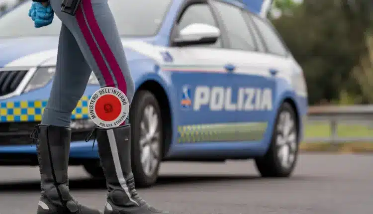 Mazara del Vallo: grazie al tempestivo intervento della Polizia Stradale un uomo che aveva perso l'arto superiore sinistro non è più in pericolo di vita