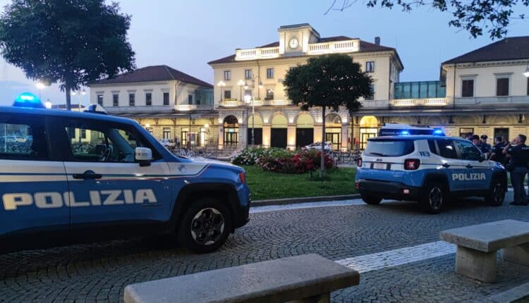 Novara: crede che la moglie e i figli siano posseduti da demoni e li costringe mensilmente a bere 5 litri di acqua. Arrestato 48enne