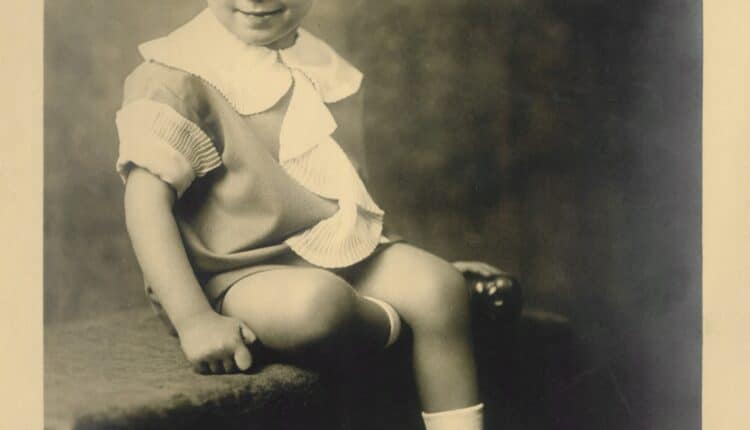 Cent'anni di Mike Bongiorno: a Milano inaugurata la mostra che celebra l'icona della televisione italiana