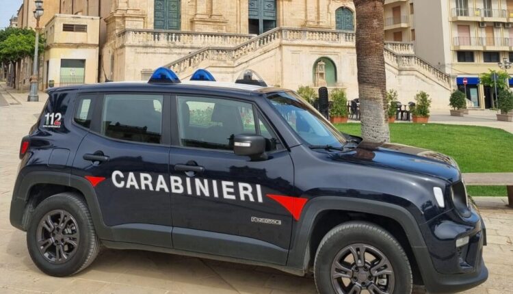 Ispica, due arresti dei Carabinieri per droga e violazioni