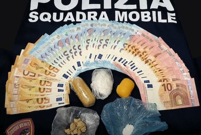 Pisa: nascondeva nelle parti intime 60 grammi di eroina e 24 grammi di cocaina. Arrestato un uomo irregolare sul territorio nazionale