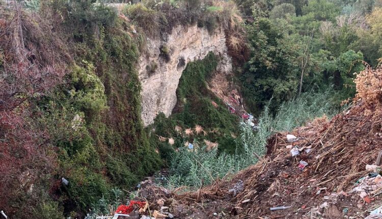 Ricadi scoperta, grazie anche alle segnalazioni dei cittadini, una discarica a cielo aperto di 2 ettari. Denunciato un uomo 5