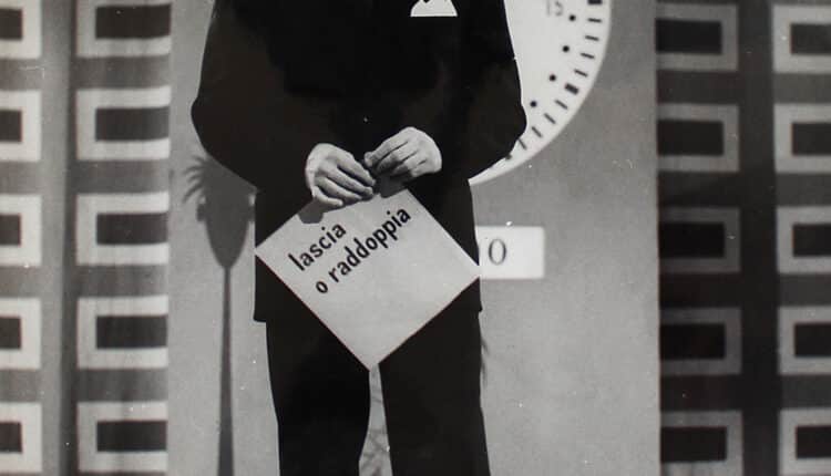 Cent'anni di Mike Bongiorno: a Milano inaugurata la mostra che celebra l'icona della televisione italiana