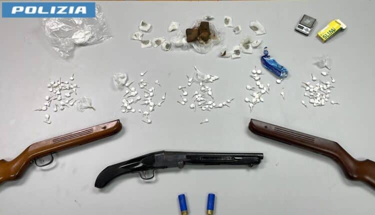 Taranto: sequestrate 147 dosi di cocaina e 86 grammi di hashish trovati all'interno di uno sgabuzzino usato come deposito. Arrestato 45enne