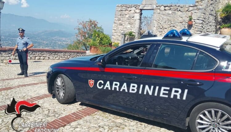 Alatri: Spintona e colpisce proprietaria di negozio, rapinatrice arrestata