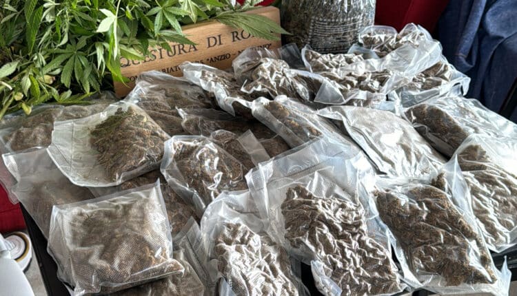 Anzio: contrasto allo spaccio di stupefacenti, Polizia di Stato arresta due donne