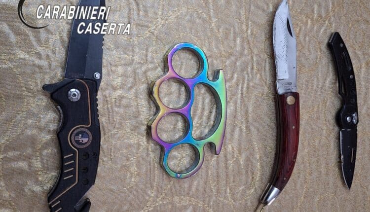 Aversa: perquisizioni dei Carabinieri, denunciati tre giovani.