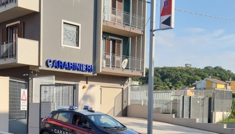 Barcellona Pozzo di Gotto: un uomo tenta di incendiare un distributore di benzina con una bombola del gas da cucina e un accendino. Fermato e arrestato