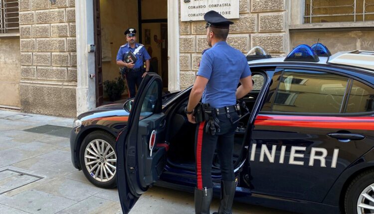 Ancona: estraevano denti e ponti d'oro dalle salme per poi cederli a un "compro oro", 5 persone denunciate