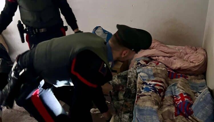 Cento: proseguono i controlli dei Carabinieri e della Polizia Locale per liberare gli immobili in disuso occupati. Un 56enne è stato deferito alla Procura2