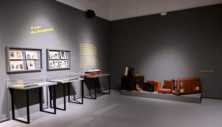 Cent'anni di Mike Bongiorno: a Milano inaugurata la mostra che celebra l'icona della televisione italiana