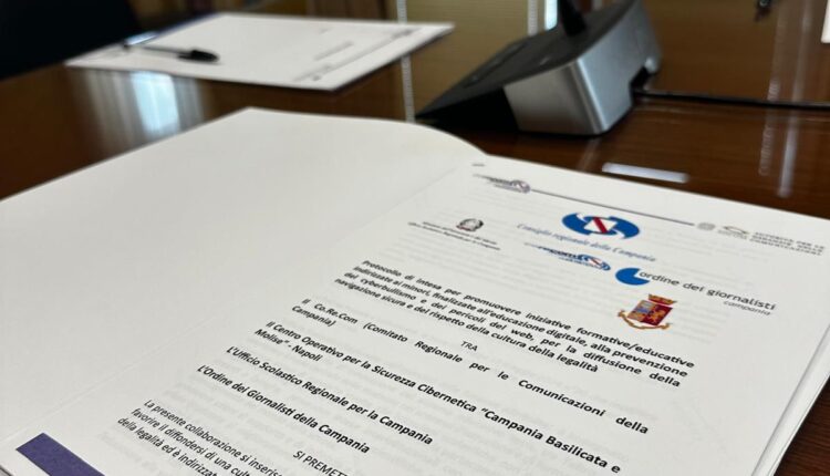 Napoli: firmato il protocollo d'intesa per la tutela dei minori nell'uso delle tecnologie digitali e dei social media