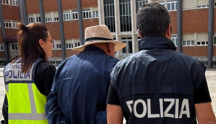 Napoli: la Polizia di Stato insieme alla Policia Nacional di Madrid e ad altri reparti delle forze dell'ordine, hanno arrestato il latitante Castro Salas Josè Sigfredo