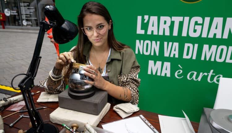 Milano: è iniziato il Festival del "Made in Lombardia" l'evento dedicato ai giovani per rilanciare il mondo dell'artigianato7