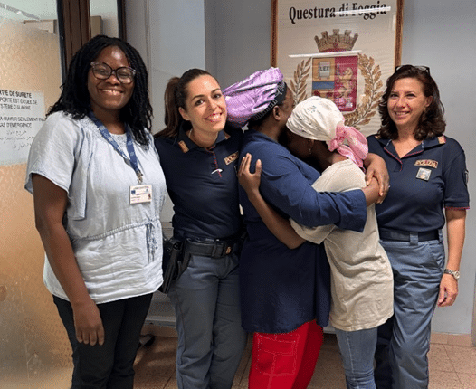 Foggia: due sorelle si ritrovano dopo 9 anni.