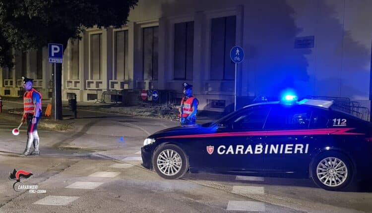 Forlì: 22 enne offende e aggredisce i carabinieri, arrestato.
