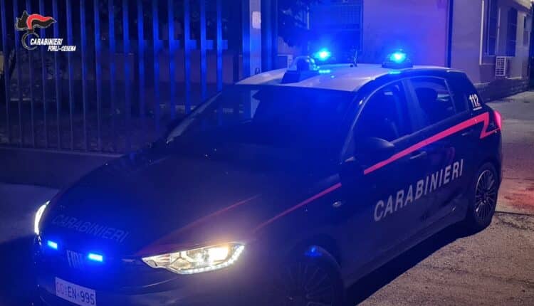 Forlì: 45 enne in escandescenza, denunciato dai carabinieri.