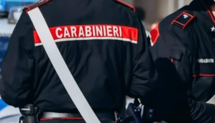 Giugliano in Campania: perseguitato dalla ex gli suona l'allarme, Carabinieri arrestano una 50enne.