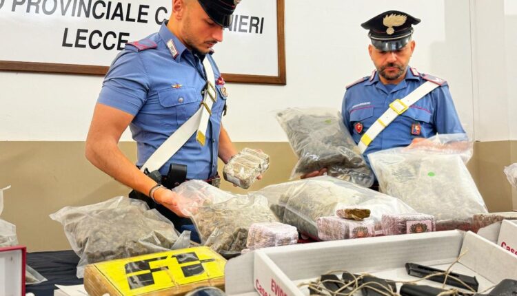 Lecce: blitz dei Carabinieri per il contrasto allo spaccio di sostanze stupefacenti. Sequestrati più di 12 chili di droga e arrestato un 32enne
