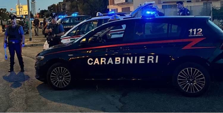 Latina: denunciato un uomo per possesso ingiustificato di armi od oggetti atti ad offendere.
