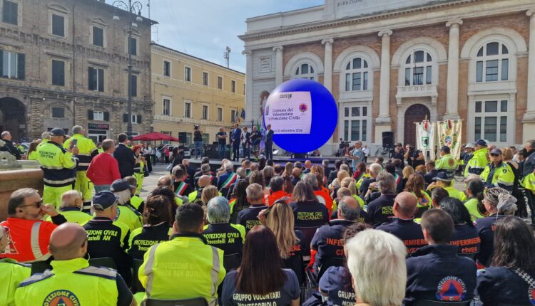 Marche: Giornata del Volontariato di Protezione Civile, pubblico encomio per l'impegno durante l'alluvione del 2022.