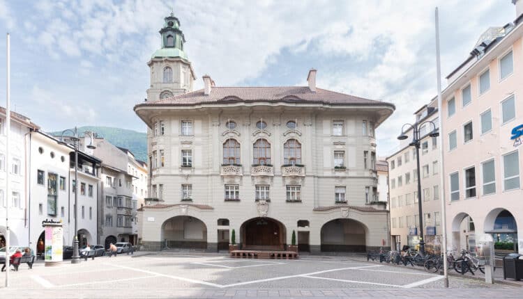 Bolzano: l'accordo tra la Questura e il Comune renderà la procedura di ritiro del passaporto più veloce