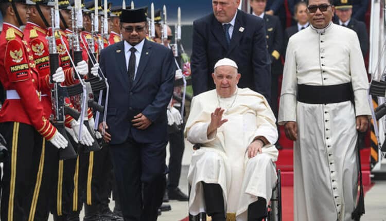 Papa Francesco in Indonesia: un viaggio di solidarietà e vicinanza.