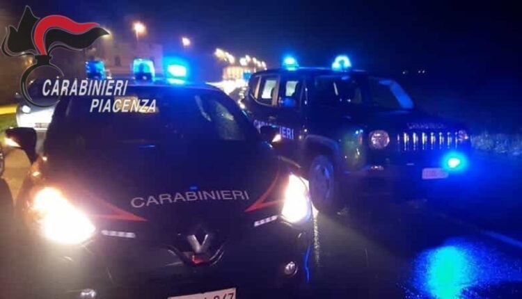 Piacenza: lite in un bar a Travo, poi se la prende coi carabinieri, denunciato un giovane straniero.