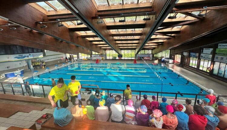Sport in Acqua: oltre 350 bambini all'annuale appuntamento alla Piscina Comunale di Belluno si sono divertiti in numerose attività, dai tuffi alle immersioni subacquee e molte altre