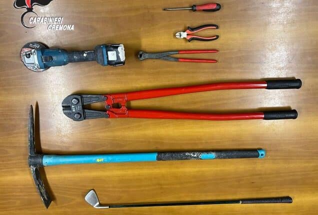 Offanengo: Carabinieri denunciano tre uomini per possesso di arnesi da scasso
