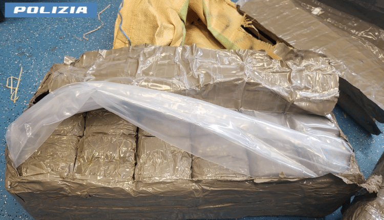 Torino: trovato in possesso di 180 chili di hashish occultati in cinque borse di Juta. Arrestato 71enne non nuovo allo spaccio di droga2