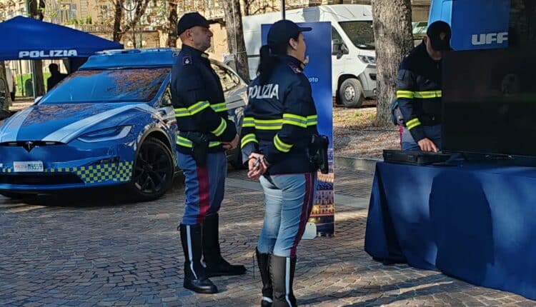 Torino: da venerdì 13 a domenica 15 settembre 2024 torna il Salone dell'Auto. Presente anche la Polizia di Stato con uno stand5