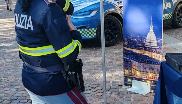 Torino: da venerdì 13 a domenica 15 settembre 2024 torna il Salone dell'Auto. Presente anche la Polizia di Stato con uno stand3