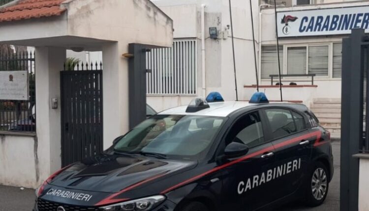 Taormina: offrono un passaggio in auto ad una giovane donna conosciuta in un night club e la rapinano, tre giovani arrestati dai Carabinieri.