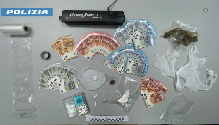 Taranto: spaccio in via Oberdan, 46enne tarantino arrestato dalla Polizia di Stato.
