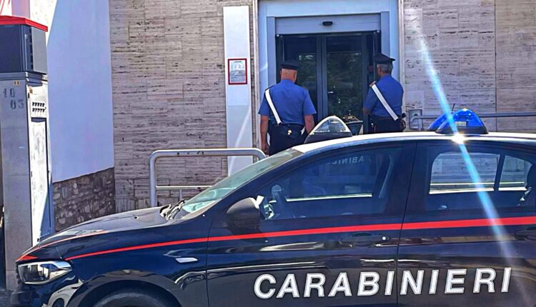 Terme Vigliatore: tentano di rapinare una filiale bancaria, i Carabinieri arrestano un 33enne.